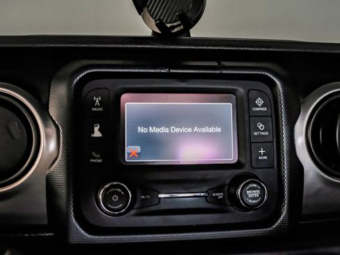 Used 2019 Jeep Wrangler Sport AWD/4WD image 21