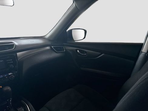 Used 2015 Nissan Rogue SV AWD/4WD image 22