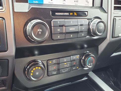Used 2019 Ford F150 XLT w/ Equipment Group 302A Luxury AWD/4WD image 20