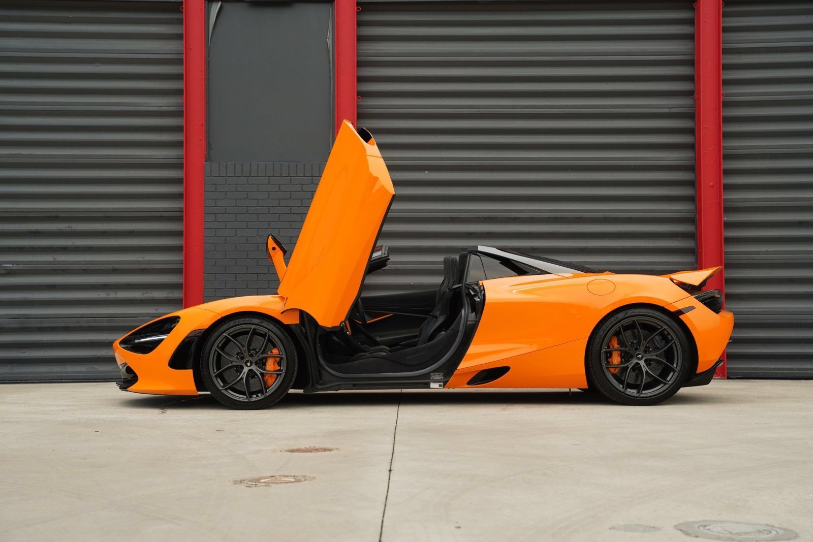 Used 2022 McLaren 720S Performance RWD image 6