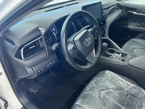 Used 2021 Toyota Camry SE w/ Cold Weather Package image 22