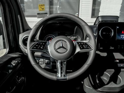 New 2025 Mercedes-Benz Sprinter 2500 image 18