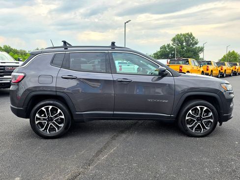 Used 2024 Jeep Compass Limited AWD/4WD image 9
