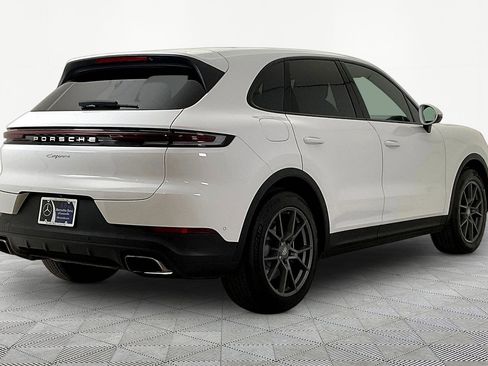 Used 2024 Porsche Cayenne AWD/4WD image 6
