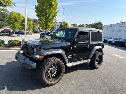 Used 2018 Jeep Wrangler Sport AWD/4WD image 5