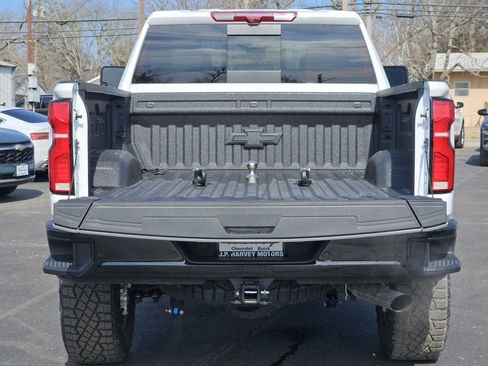 New 2026 Chevrolet Silverado 2500 ZR2 image 7