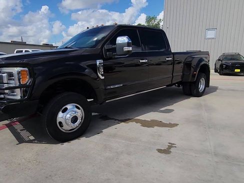 Used 2019 Ford F350 Platinum AWD/4WD image 4