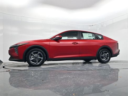 New 2025 Kia K4 LXS image 35