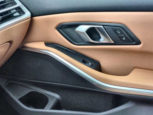 Used 2026 BMW 330i xDrive Sedan w/ Premium Package image 38