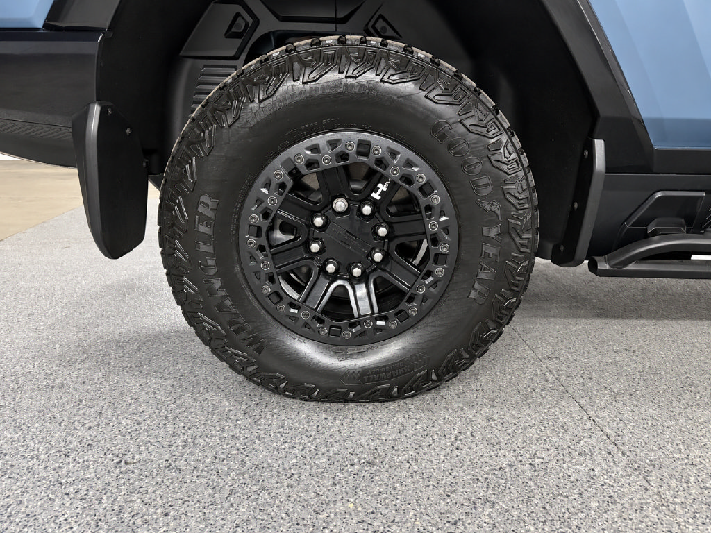 Used 2024 GMC Hummer EV 3X w/ Omega Edition AWD/4WD image 9
