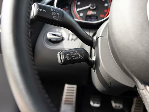 Used 2015 Audi R8 V10 image 42