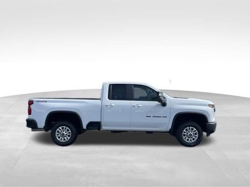 Used 2022 Chevrolet Silverado 2500 LT w/ Convenience Package image 6