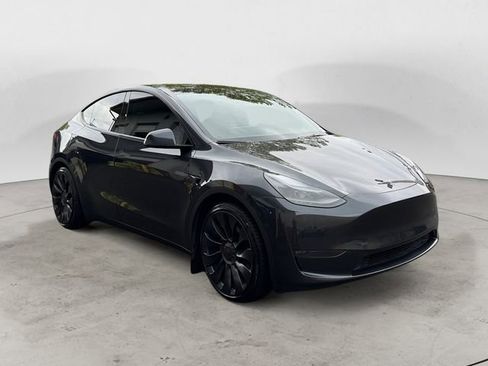 Used 2024 Tesla Model Y Performance AWD/4WD image 7
