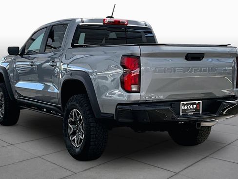 Used 2026 Chevrolet Colorado ZR2 w/ Technology Package AWD/4WD image 12