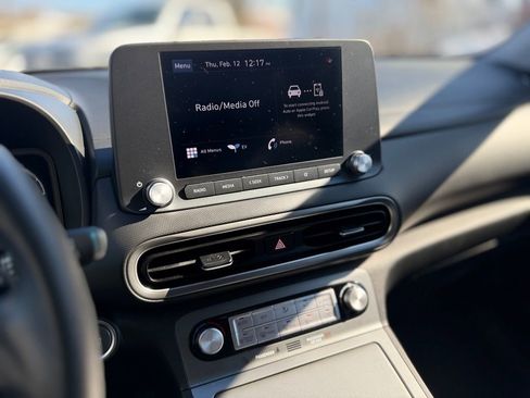 Used 2023 Hyundai Kona SE image 18