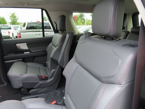 New 2025 Ford Expedition Max Active image 19