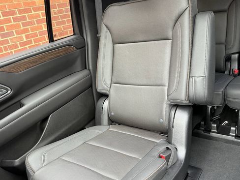 Used 2024 Chevrolet Suburban High Country image 29