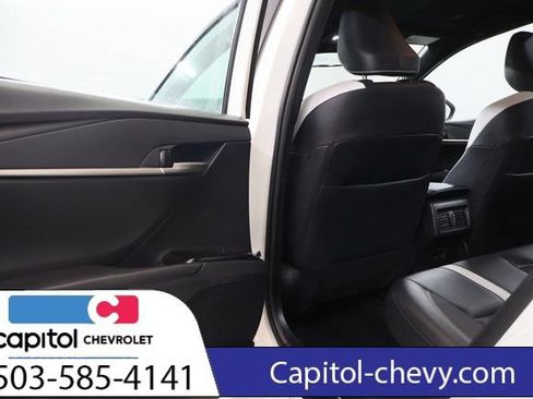 Used 2025 Toyota Camry SE FWD image 29