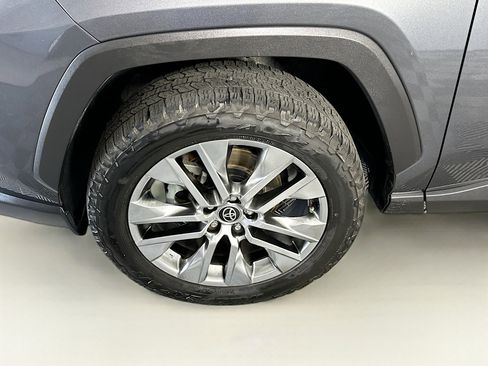 Used 2021 Toyota RAV4 XLE Premium FWD image 11