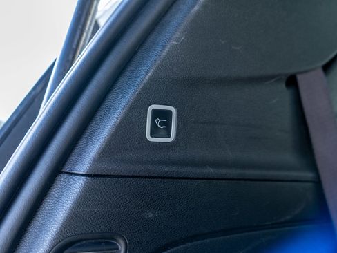 Used 2017 Chrysler Pacifica Limited w/ UConnect Theater Package image 10