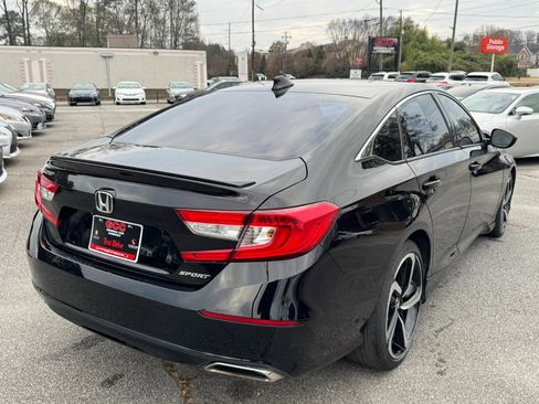 Used 2018 Honda Accord Sport image 7