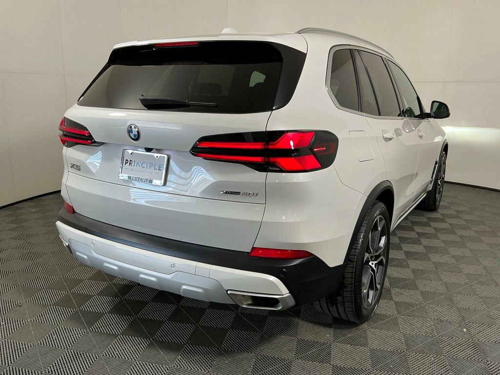 Certified 2024 BMW X5 xDrive40i w/ Parking Assistance Package AWD/4WD image 5