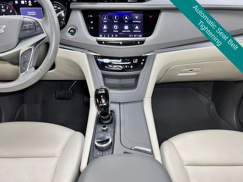 Used 2021 Cadillac XT5 Premium Luxury AWD/4WD image 15