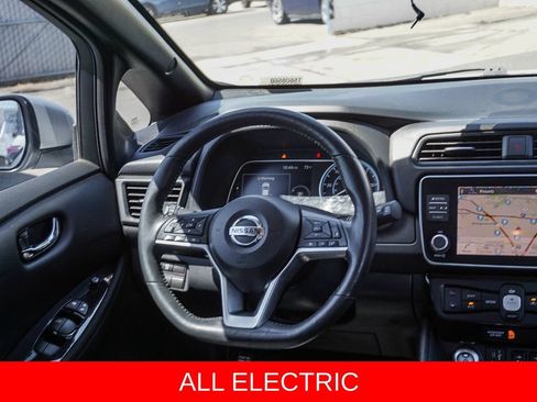 Used 2022 Nissan Leaf SV FWD image 16