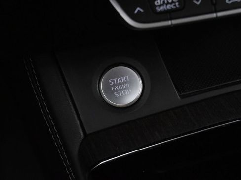 Used 2021 Audi Q5 e Premium Plus w/ Premium Plus Package AWD/4WD image 39