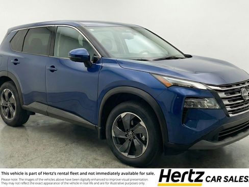 Used 2025 Nissan Rogue SV image 1