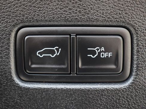 Used 2025 Kia Telluride EX w/ EX Captain's Chair Package FWD image 19