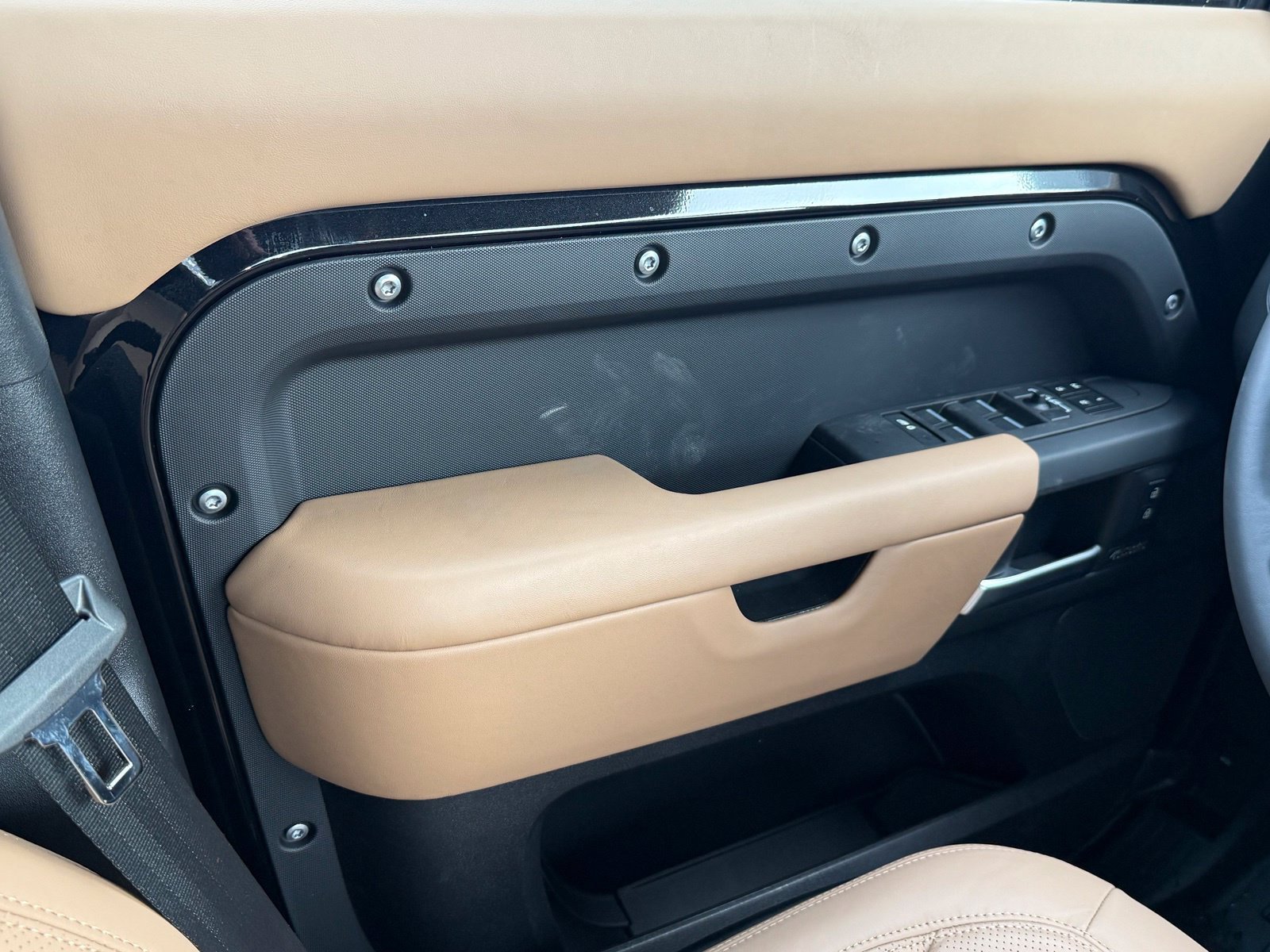 New 2026 Land Rover Defender 110 X-Dynamic SE AWD/4WD image 36