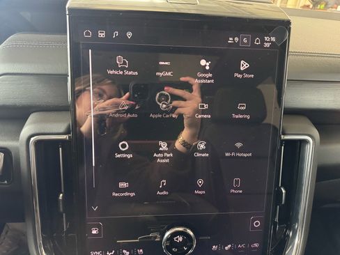 New 2026 GMC Yukon XL Denali w/ Denali Reserve Package image 28