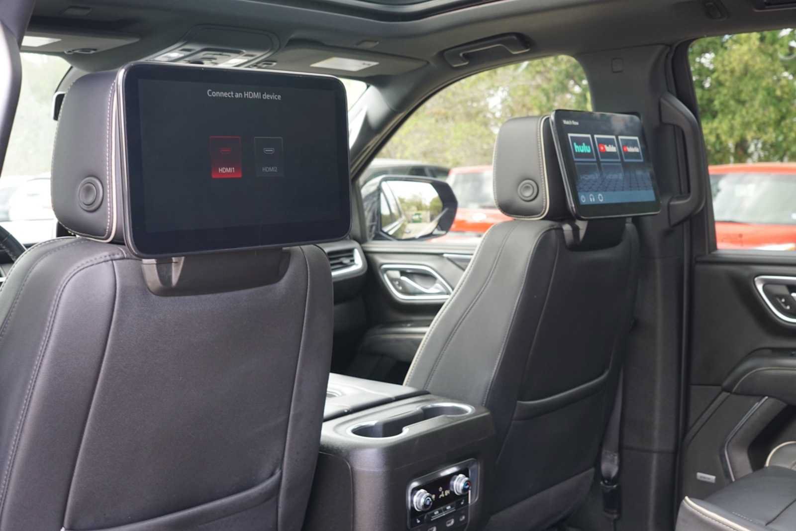 Used 2024 GMC Yukon XL SLT w/ SLT Premium Package AWD/4WD image 19
