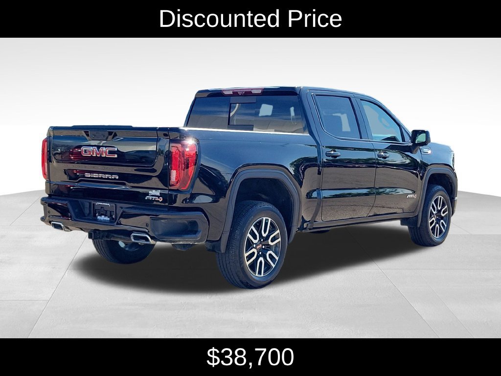 Used 2023 GMC Sierra 1500 AT4 w/ Technology Package AWD/4WD image 3