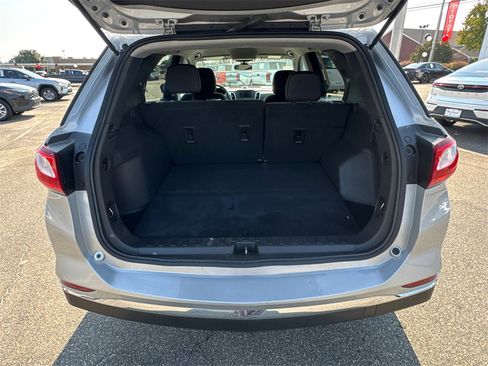 Used 2021 Chevrolet Equinox LT image 18