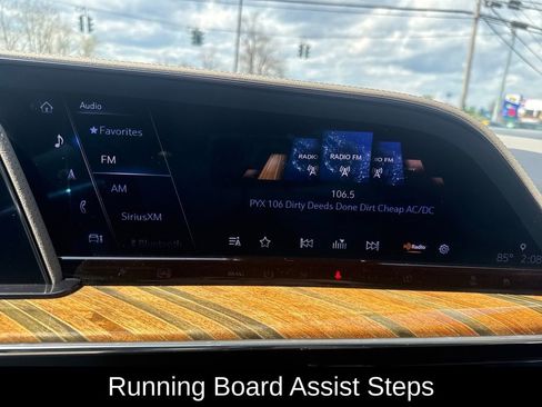 Used 2022 Cadillac Escalade Sport Platinum w/ LPO, ONYX Package AWD/4WD image 22