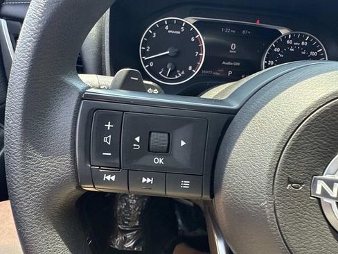 Used 2023 Nissan Rogue S AWD/4WD image 30