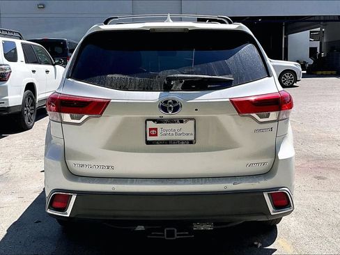 Used 2019 Toyota Highlander Limited w/ Carpet Mat Package (TMS) AWD/4WD image 5