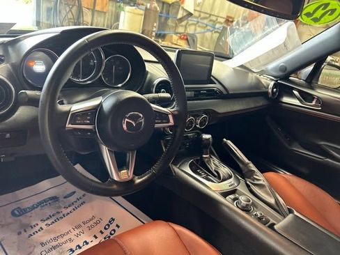 Used 2022 MAZDA MX-5 Miata Grand Touring w/ Weather Package RWD image 15