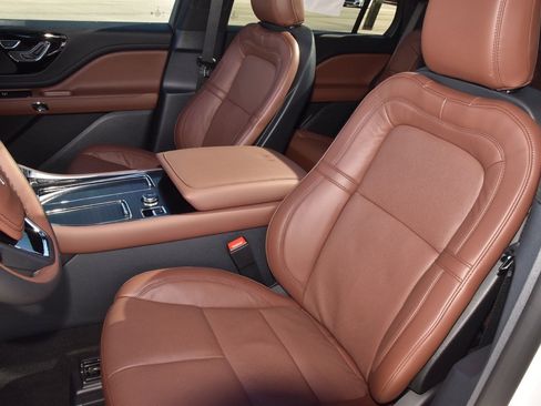 New 2026 Lincoln Aviator Reserve w/ Jet Appearance Package image 34