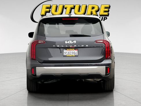Certified 2025 Kia Telluride LX image 5