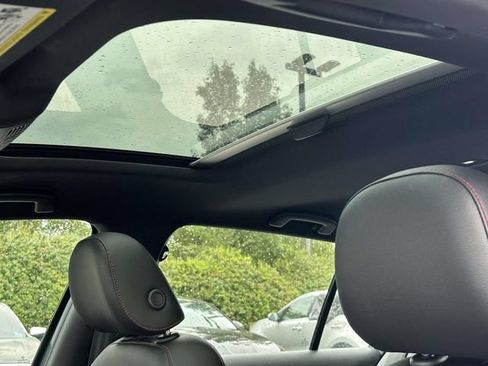 Used 2019 Volkswagen GTI SE FWD image 16