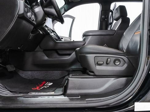 Used 2024 GMC Sierra 2500 AT4 w/ AT4 Premium Plus Package image 27