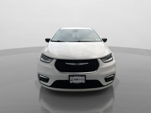 Used 2024 Chrysler Pacifica Limited FWD image 8