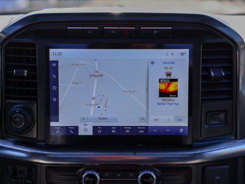 Certified 2022 Ford F150 Lariat w/ Equipment Group 502A High image 23