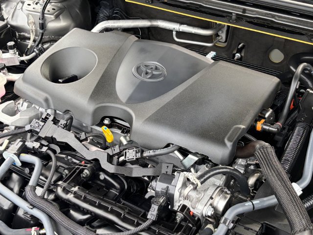 Certified 2023 Toyota Crown AWD/4WD image 21