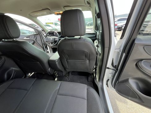 Used 2025 Buick Encore GX Preferred AWD/4WD image 38