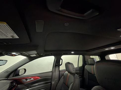 Used 2024 Chevrolet Traverse RS AWD/4WD image 18
