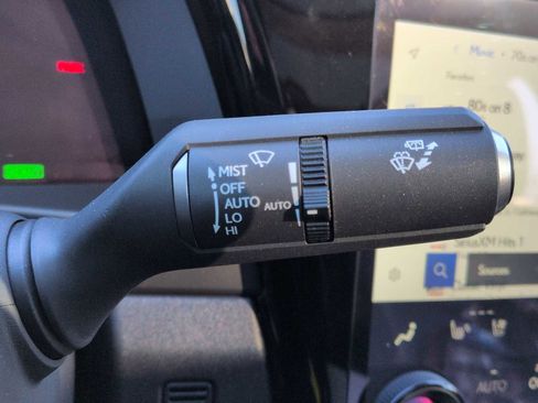 Used 2024 Lexus RZ 450e Premium w/ Technology Package image 28